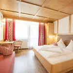 Szálloda Angelika Neustift im Stubaital