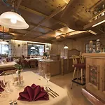 Angelika Hotel 3*